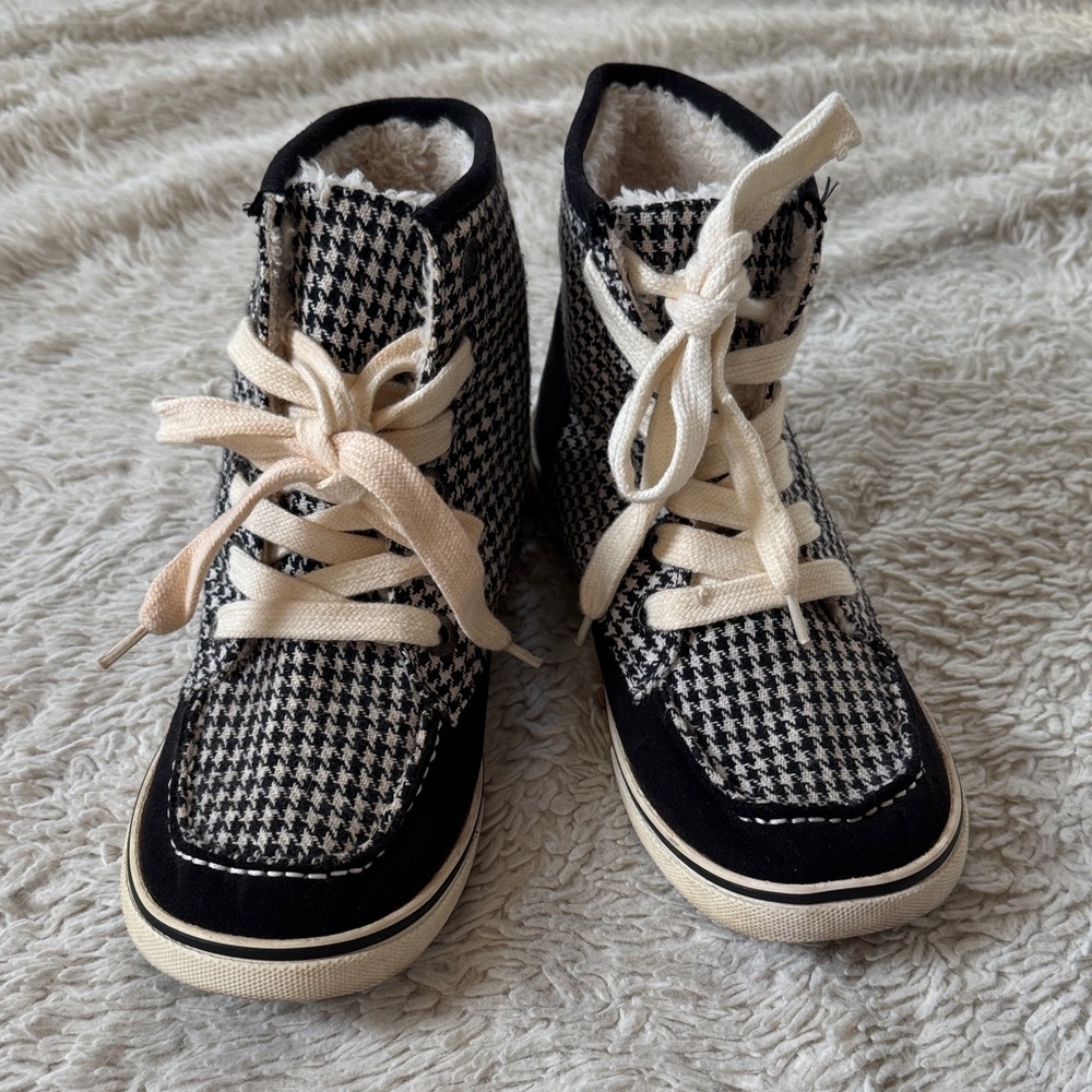 Roxy high top shoes size 9